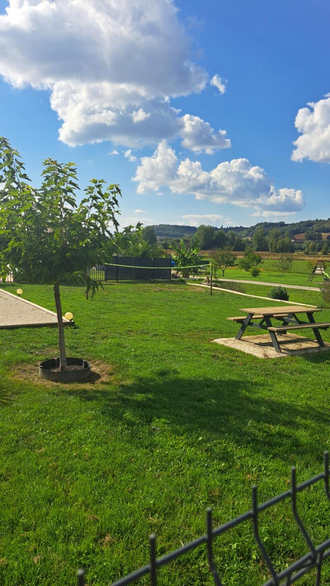 Вилла Le Domaine Vesque Saint-Pierre-de-Clairac Экстерьер фото
