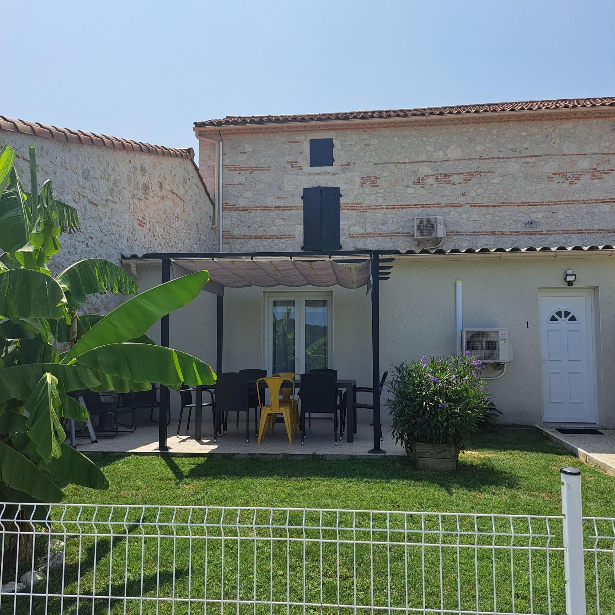 Вилла Le Domaine Vesque Saint-Pierre-de-Clairac Экстерьер фото