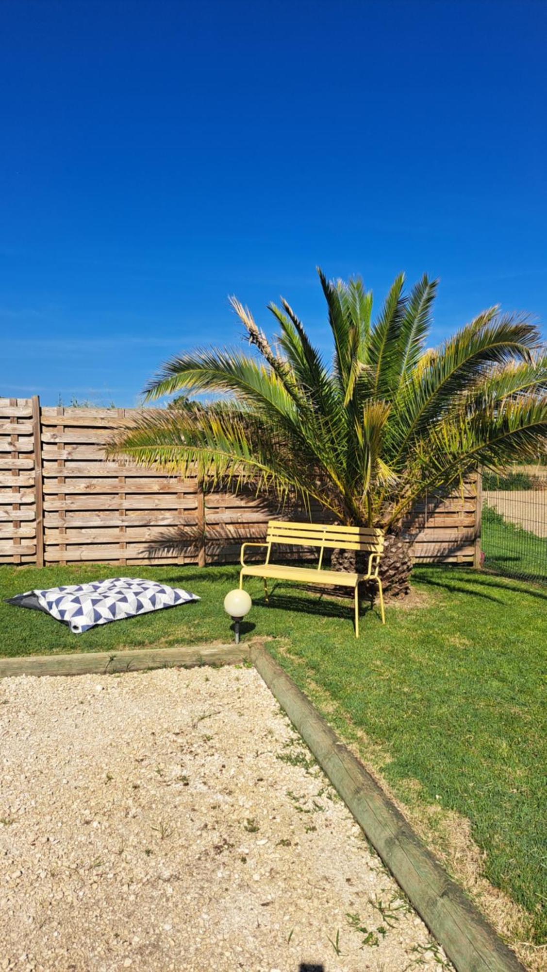 Вилла Le Domaine Vesque Saint-Pierre-de-Clairac Экстерьер фото